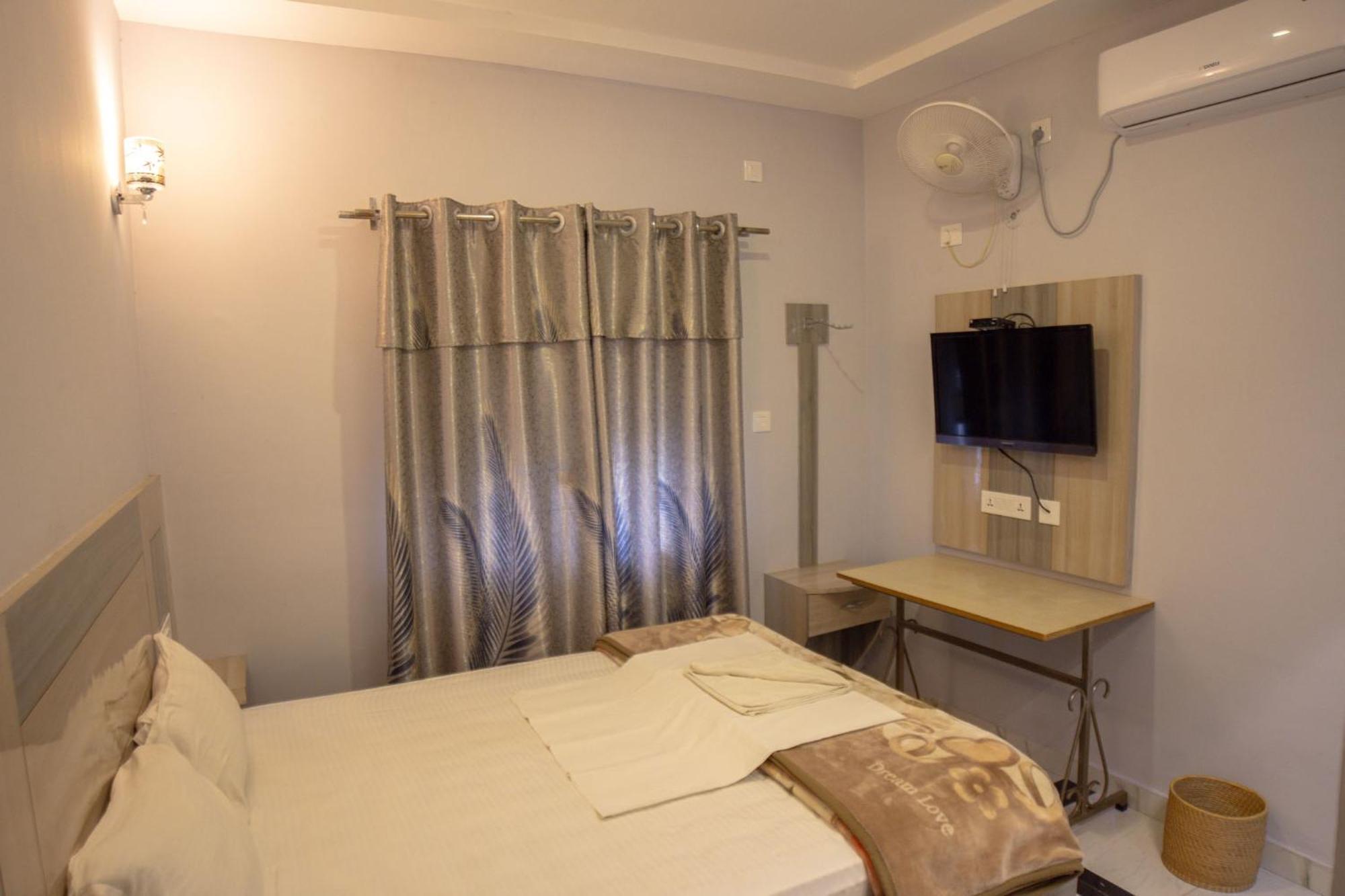 Galaxy Guest House Bhairāhawā Værelse billede