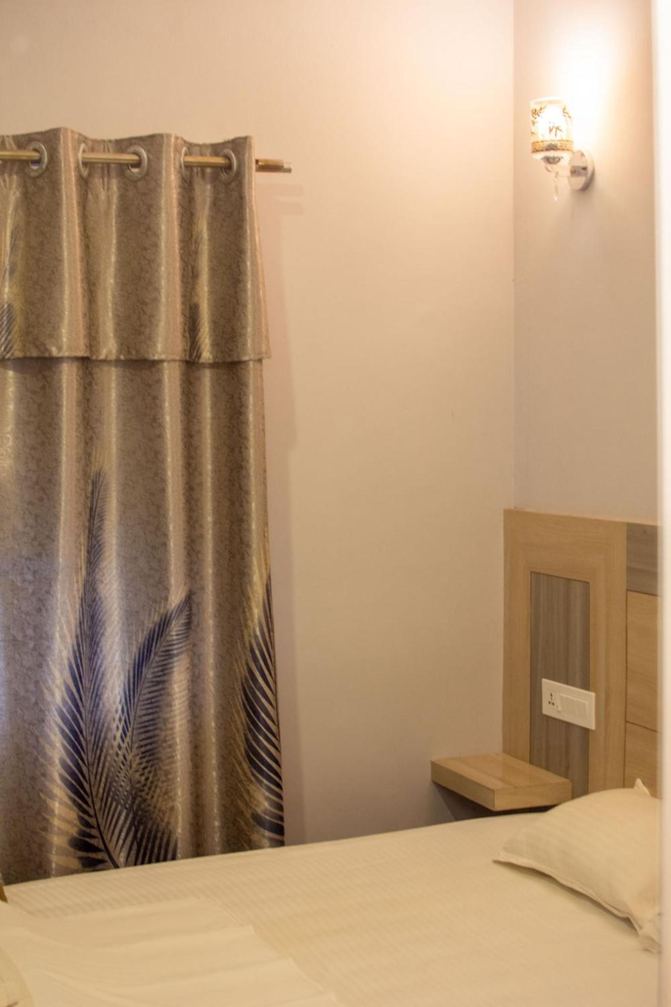 Galaxy Guest House Bhairāhawā Værelse billede