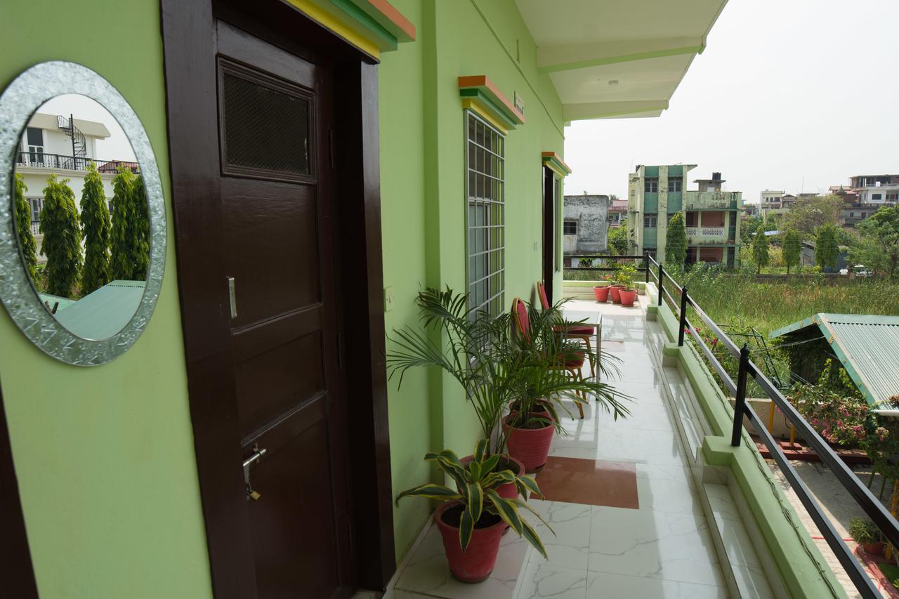 Galaxy Guest House Bhairāhawā Eksteriør billede