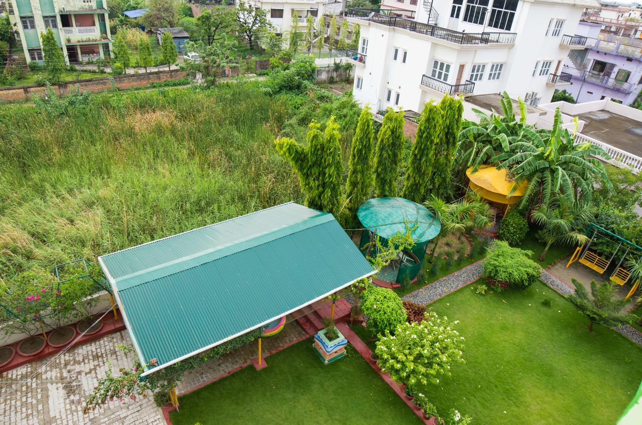 Galaxy Guest House Bhairāhawā Eksteriør billede