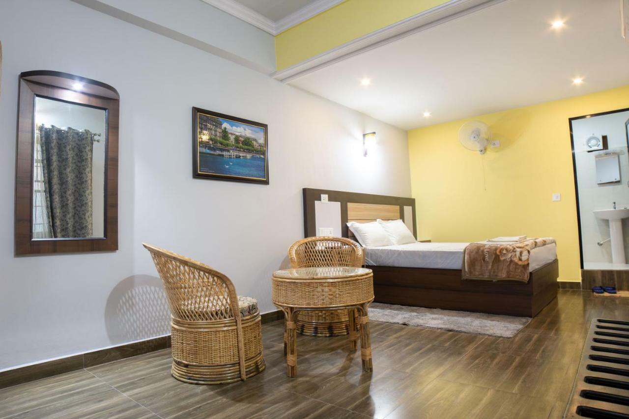 Galaxy Guest House Bhairāhawā Eksteriør billede