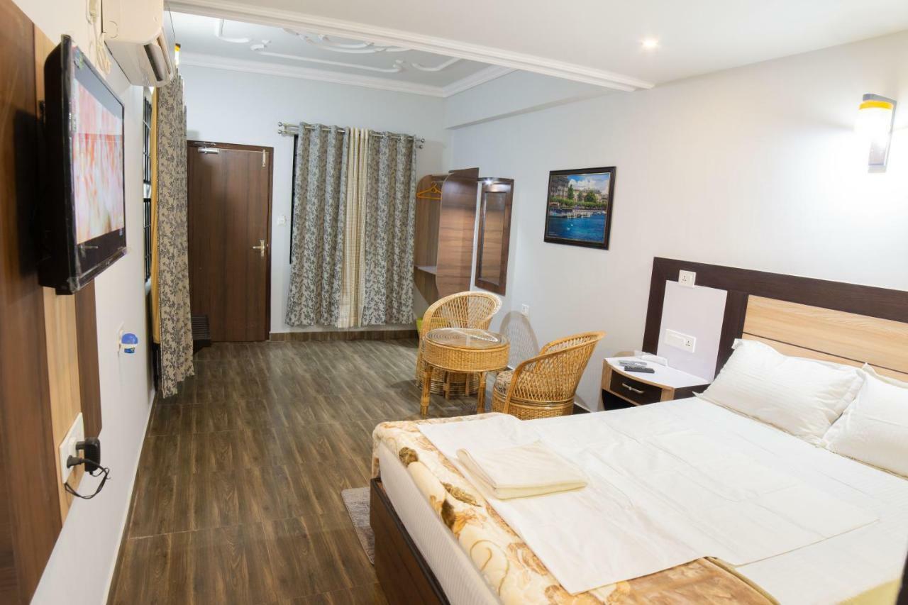 Galaxy Guest House Bhairāhawā Eksteriør billede